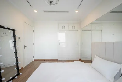 Appartamento con tre camere da letto e vista — Vinhome Central Park Apartment